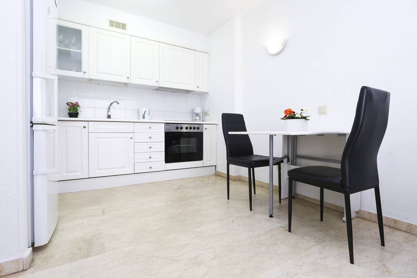 Foto 4 von 34: Ferienwohnung für 4 Personen mit Terrasse