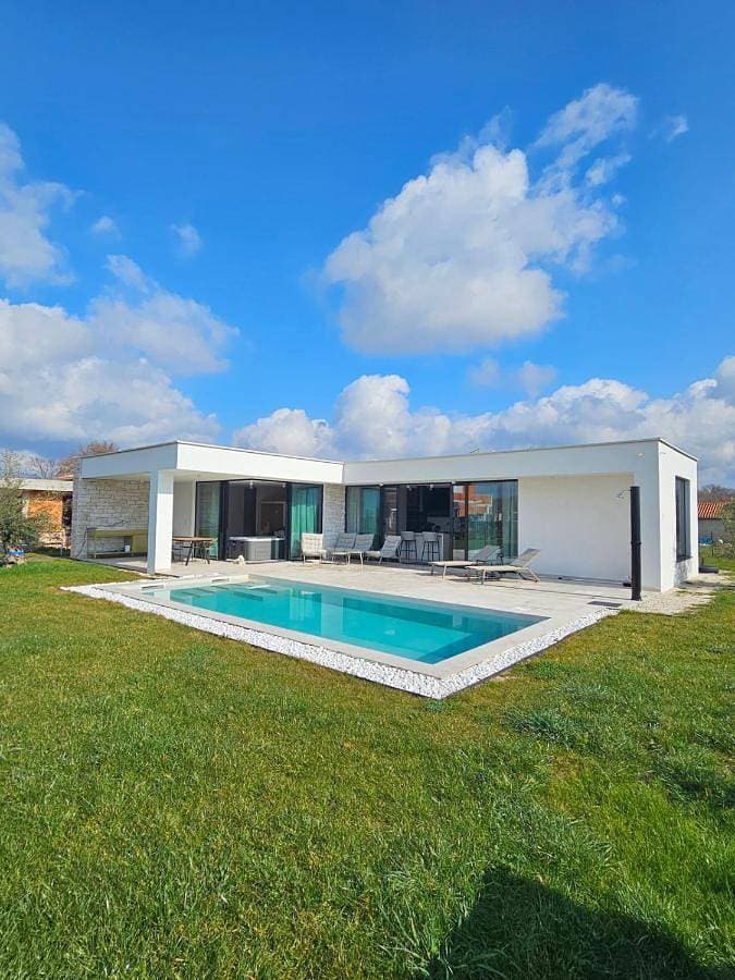 Foto 3 von 31: Villa