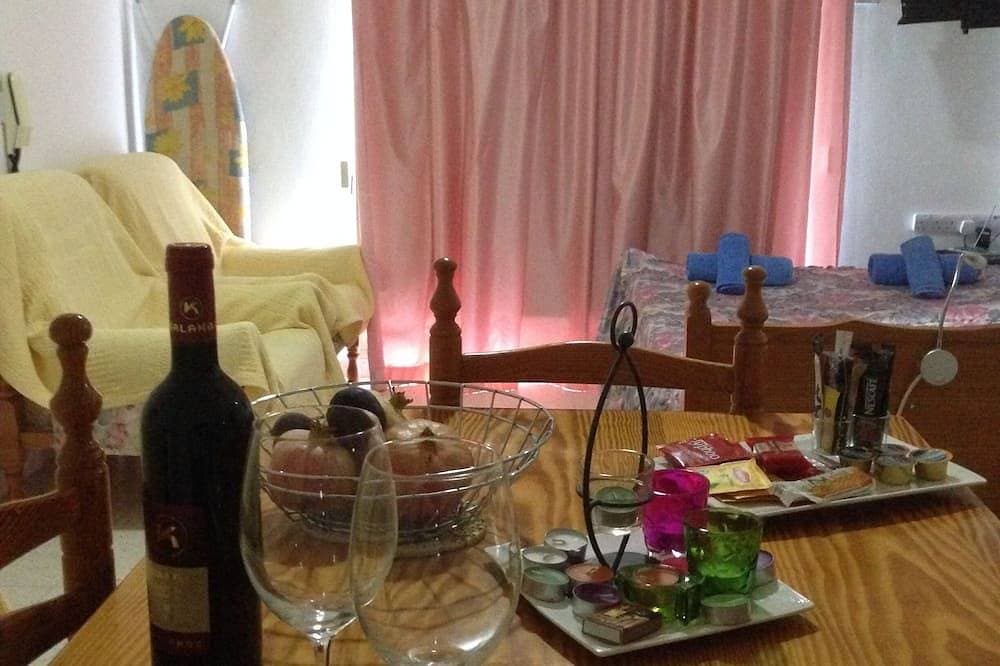 Foto 3 von 23: Studio Erster Stock 50m in der Nähe des Meeres, 28 qm, voll ausgestattete Küche