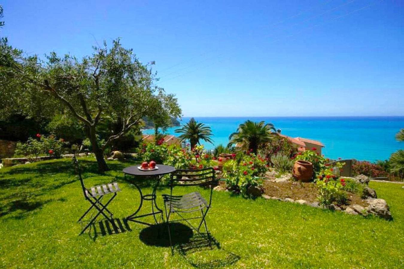 Natalia Apartment A mit Panoramablick auf die Bucht von Agios Gordios 1