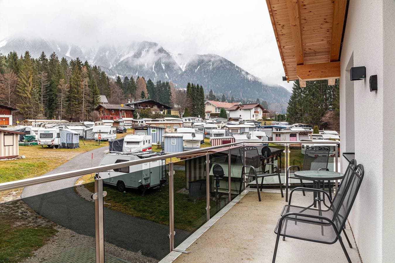 Foto 3 von 25: Ferienwohnung Wetterstein mit Bergblick, Balkon und WLAN
