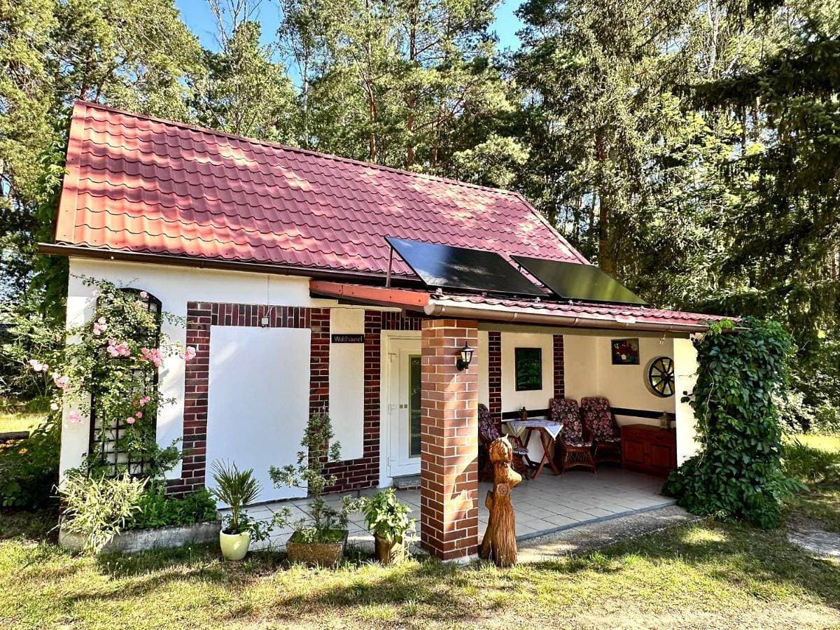 Tornower Waldhäusl, perfekt gelegen 60 km vor Berlin, auf der Schwelle zum Spreewald und nahe Tropical Islands 1