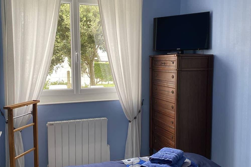 Foto 3 von 29: Beautiful sea view villa 50m from the beach at Le Home
