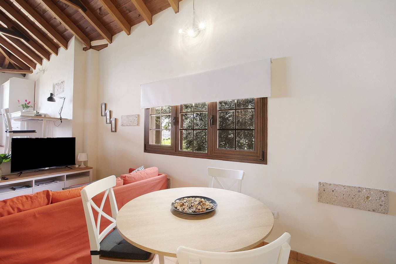 Foto 10 von 27: Ferienhaus „Las Tres Palmeras“ mit Bergblick, Gemeinschaftspool und WLAN