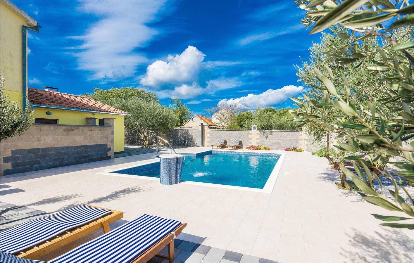 Foto 4 von 29: Gemütliches Apartment am Strand mit Pool, Terrasse und WLAN – 2,5 km vom Strand entfernt!