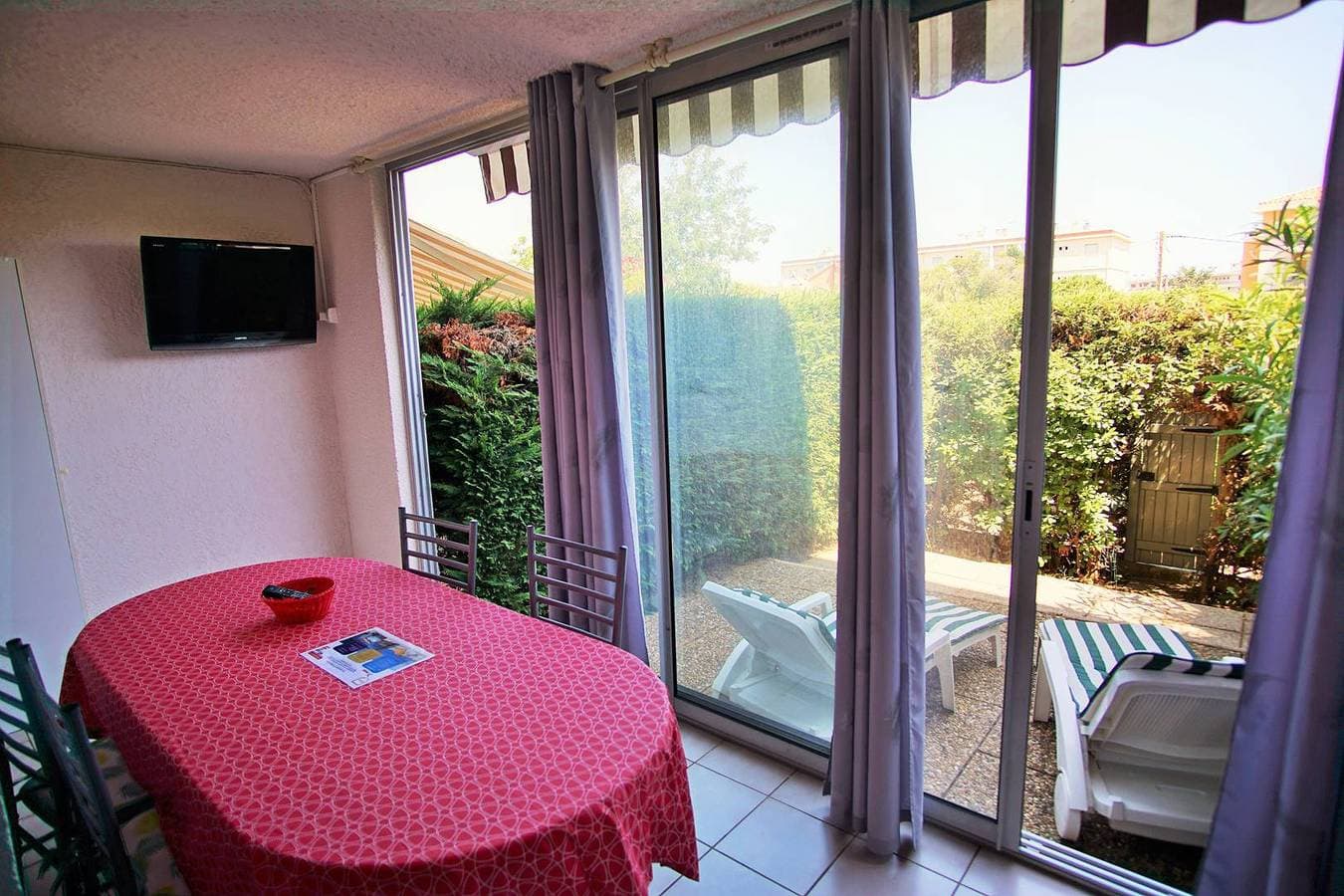 Foto 5 von 17: Residenz mit Swimmingpool und privatem Parkplatz!