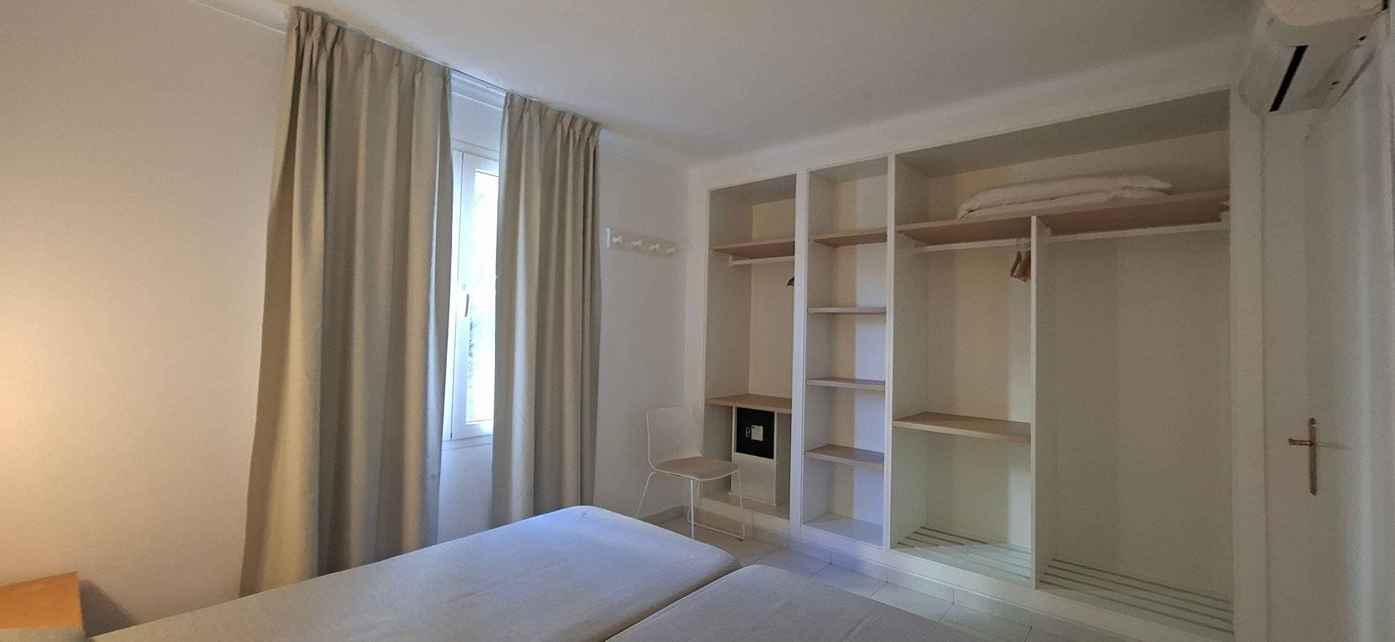 Foto 9 von 29: Ferienwohnung 'Apartament Massanet Ba' mit Balkon, WLAN und Klimaanlage