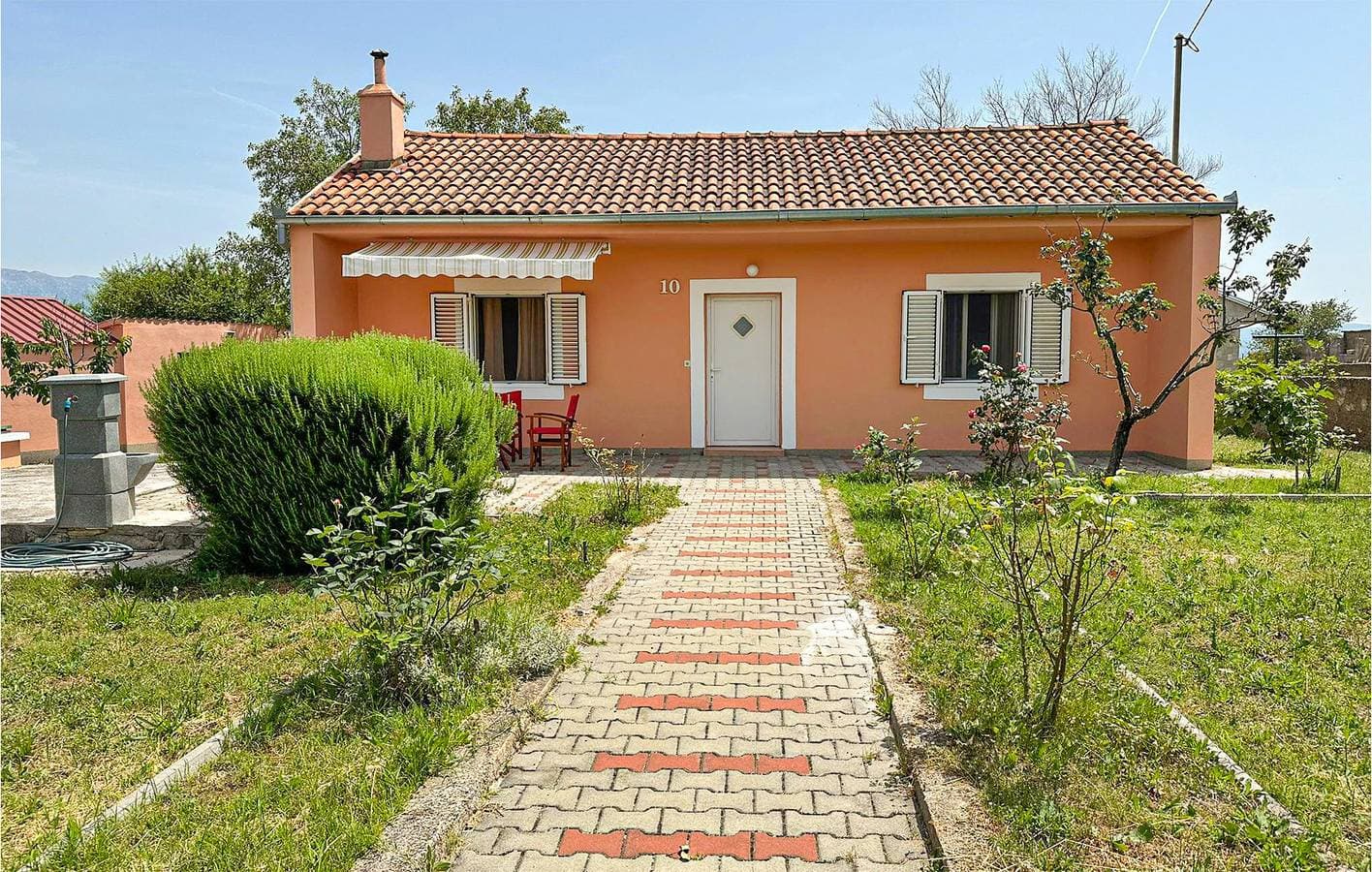 Gemütliche Ferienwohnung mit Terrasse, Küche, WLAN und Parkplatz 1