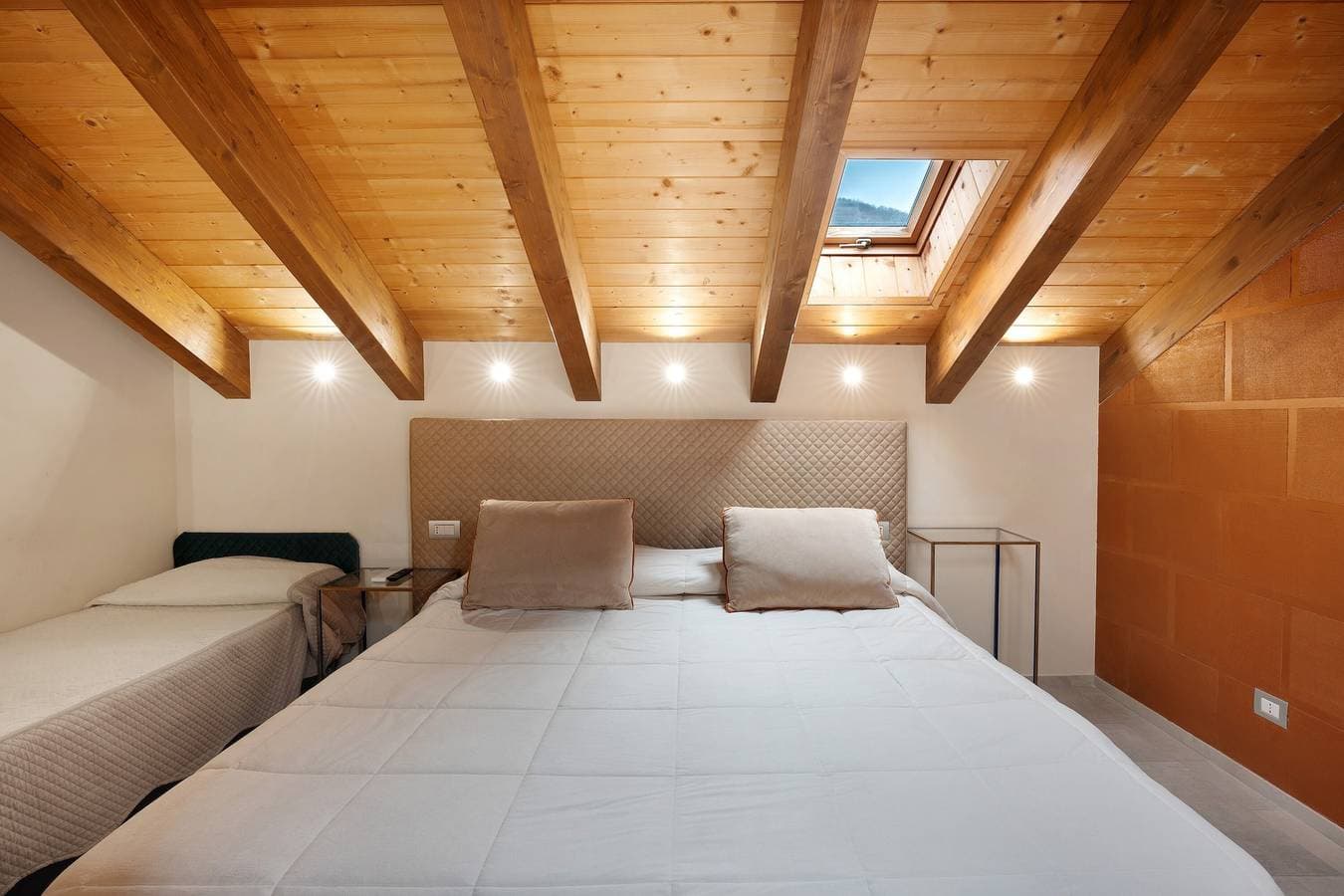 Foto 7 von 13: Zimmer 'L'Oro Di Napoli' mit Wi-Fi und Klimaanlage