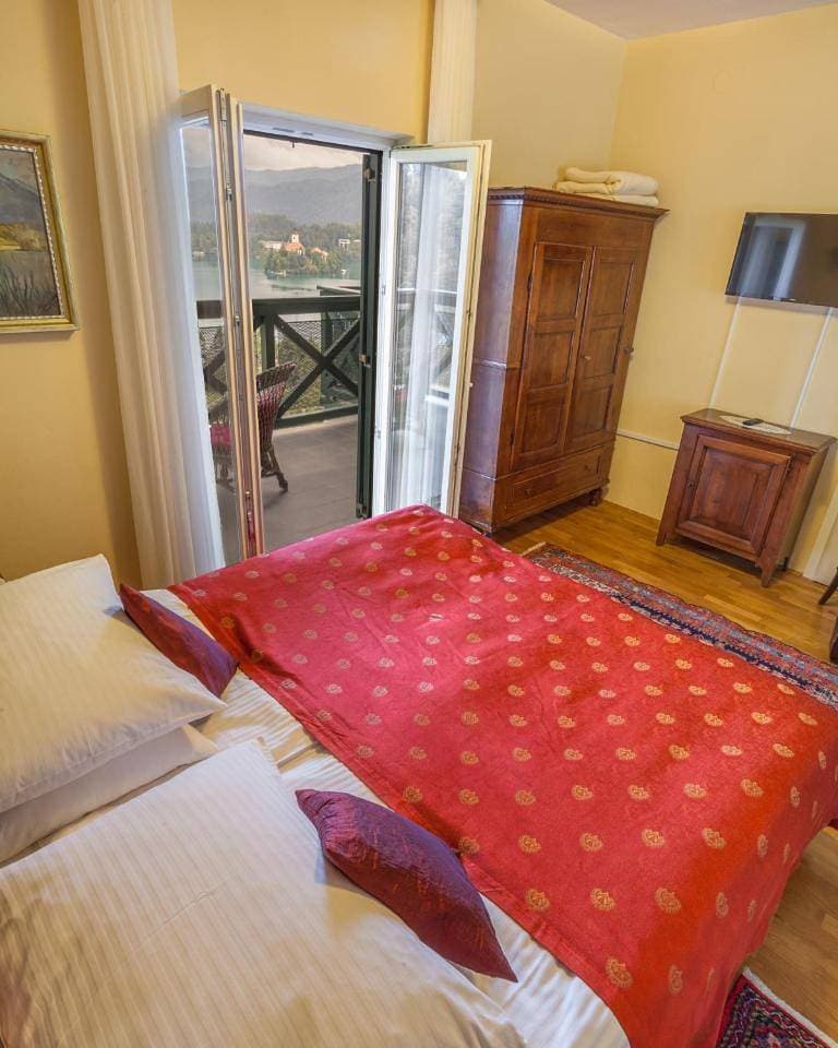 Foto 11 von 21: Deluxe Double or Twin Room with Lake View