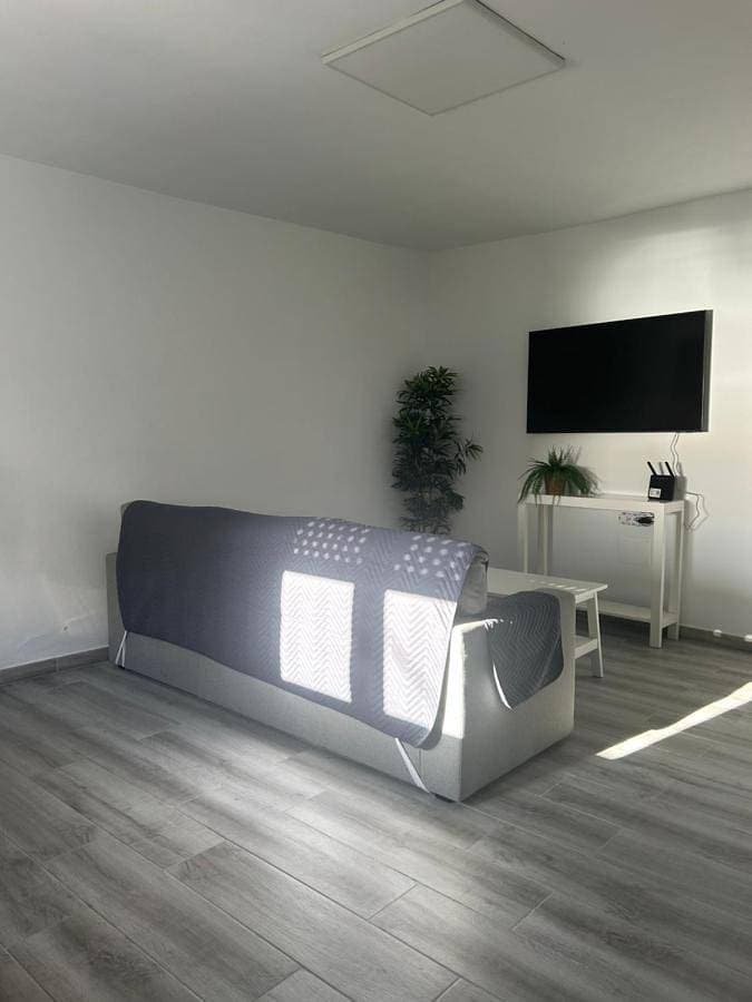 Foto 3 von 14: Two-Bedroom Apartment