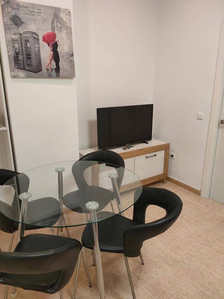 Foto 12 von 15: Two-Bedroom Apartment