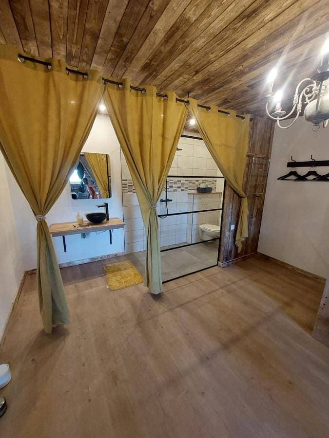 Foto 3 von 27: Double Room with Terrace