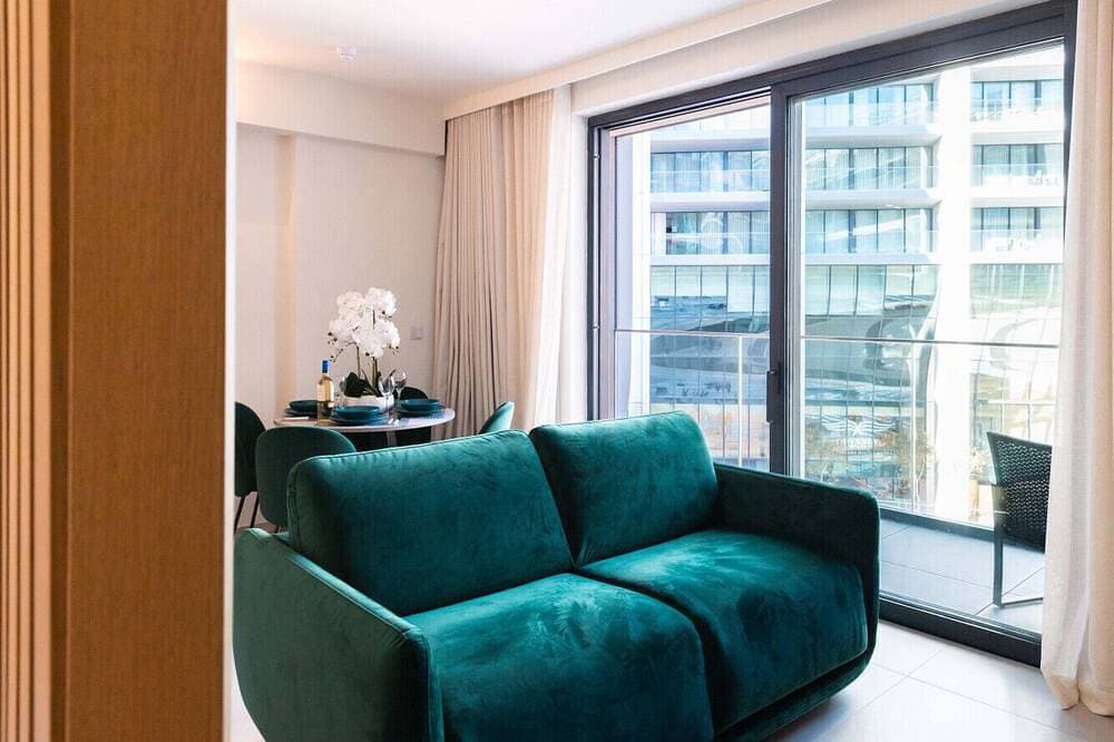 Foto 11 von 29: Mercury Suite Lovely w/Pool access by ArcoCollection