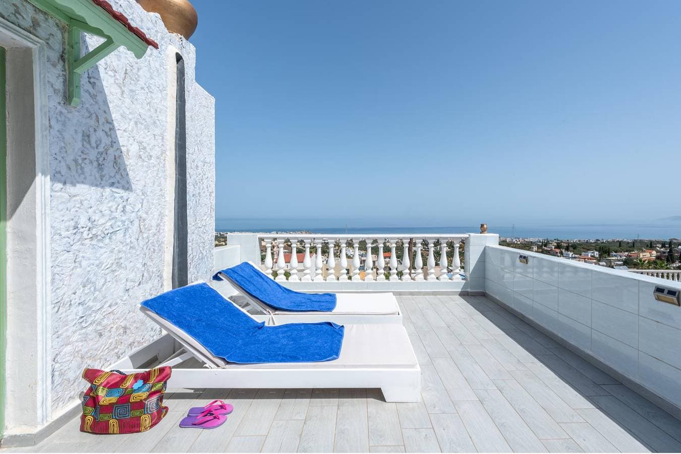 Foto 6 von 20: 2 Bed Apartment - Sleeps 8 - Pool Patio Views
