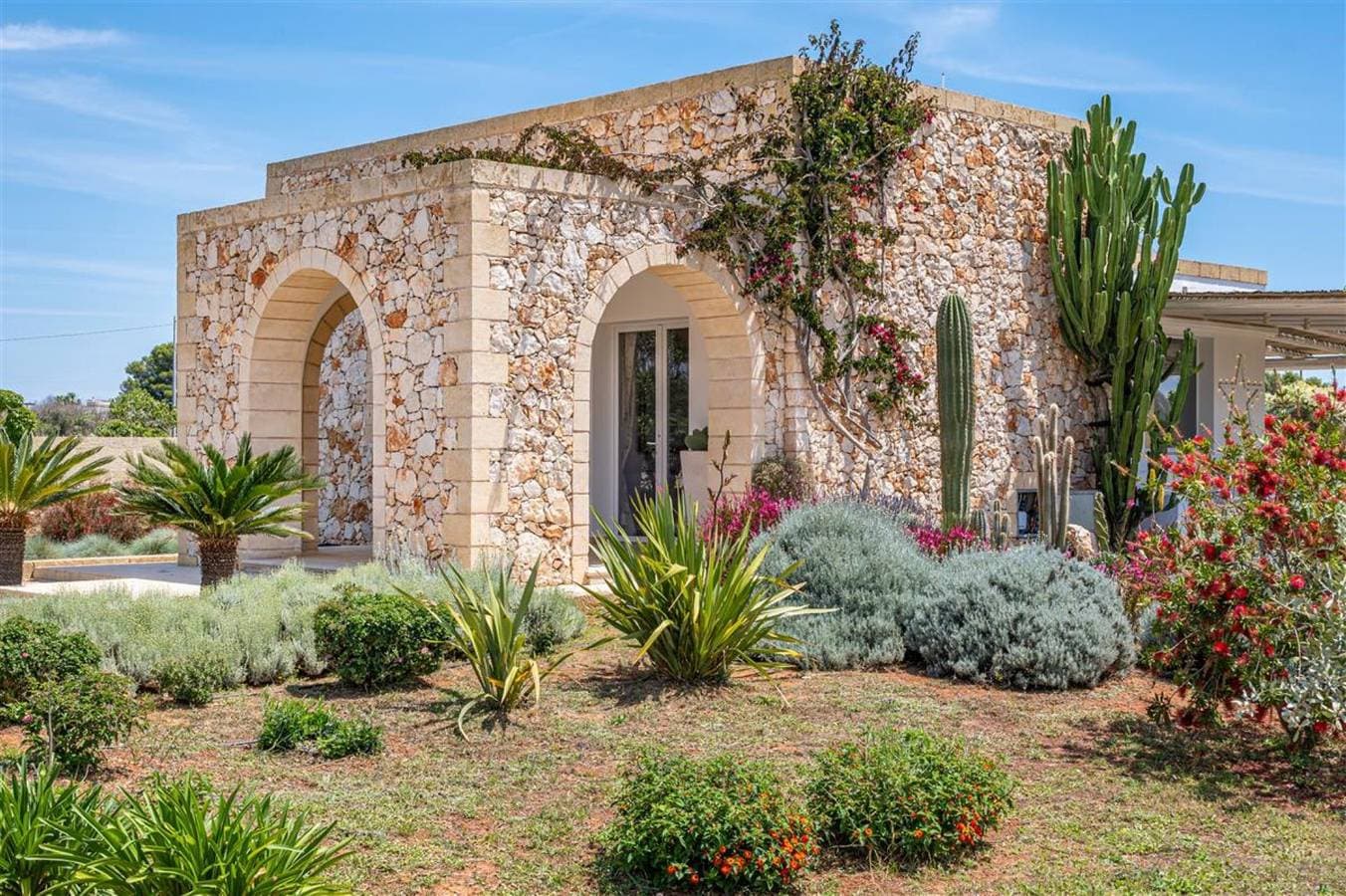 Foto 6 von 18: Villa für 4 Personen mit Pool