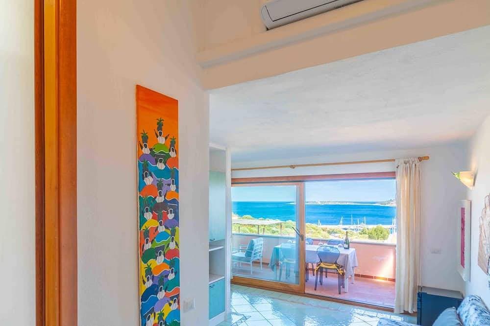 Sun Apartment - Sea view, Wi-Fi & A/C 1