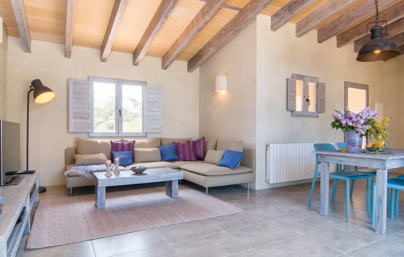 Foto 12 von 42: Jornets Terrassenrückzug mit Pool und Küche