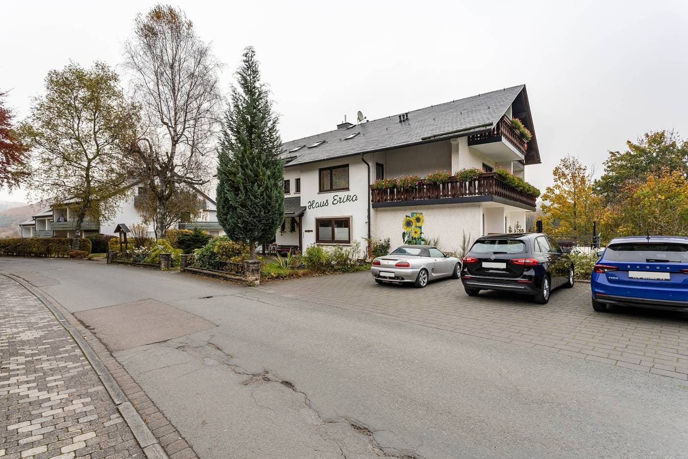Foto 11 von 27: Haus Erika - Ferienwohnung 1 mit WLAN, Balkon und Gemeinschaftsgarten nahe Skywalk