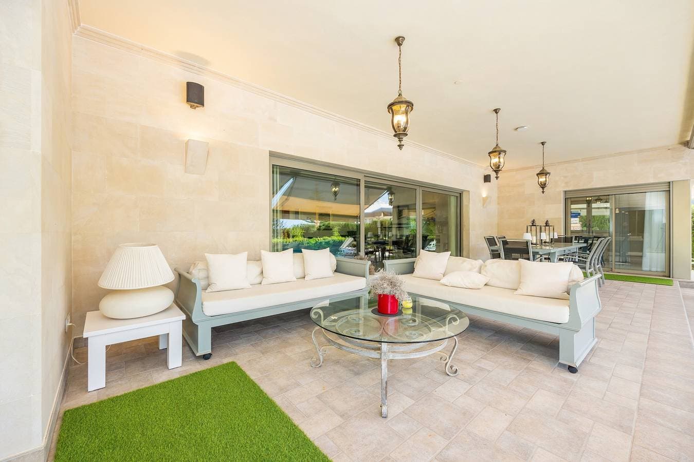 Foto 7 von 31: Villa Bellviure Luxus in Palma: Wohngebiet, privater Pool, Terrasse & WLAN