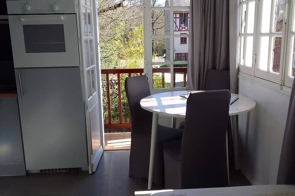 Foto 4 von 6: Modern apartment in the Belle Epoque district