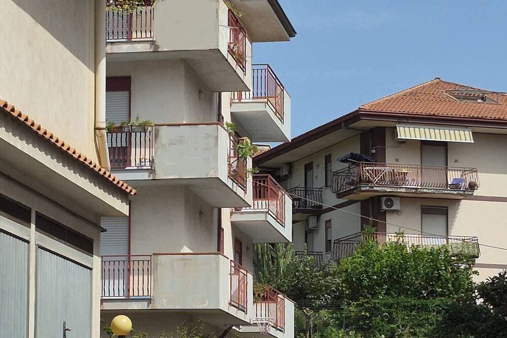 Foto 9 von 14: 100 m² apt with free parking over the citrus garden– for families in Trappitello