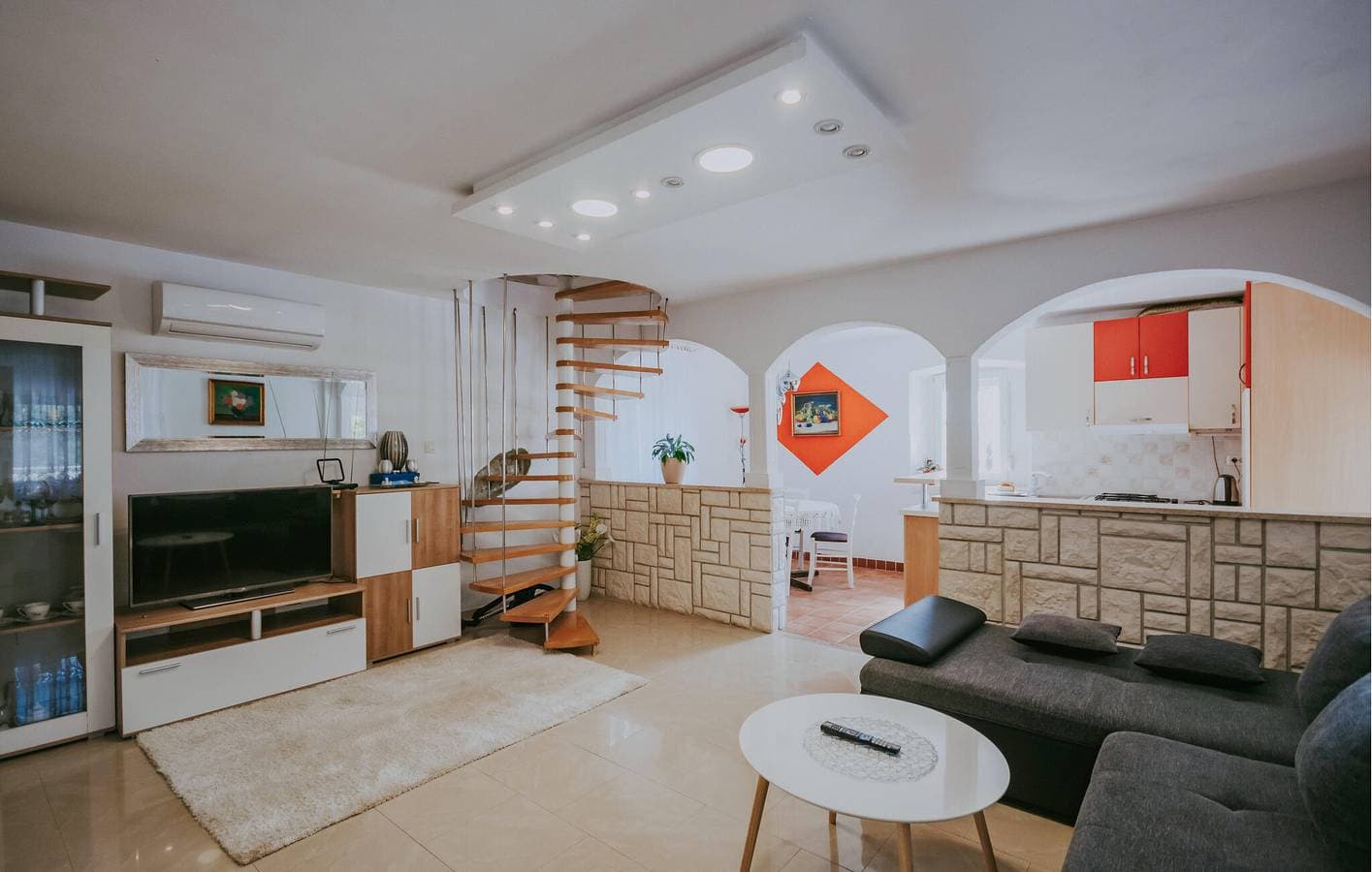 Foto 7 von 34: Charmante 2-Zimmer-Wohnung mit Pool und Terrasse in der Nähe von Brtonigla