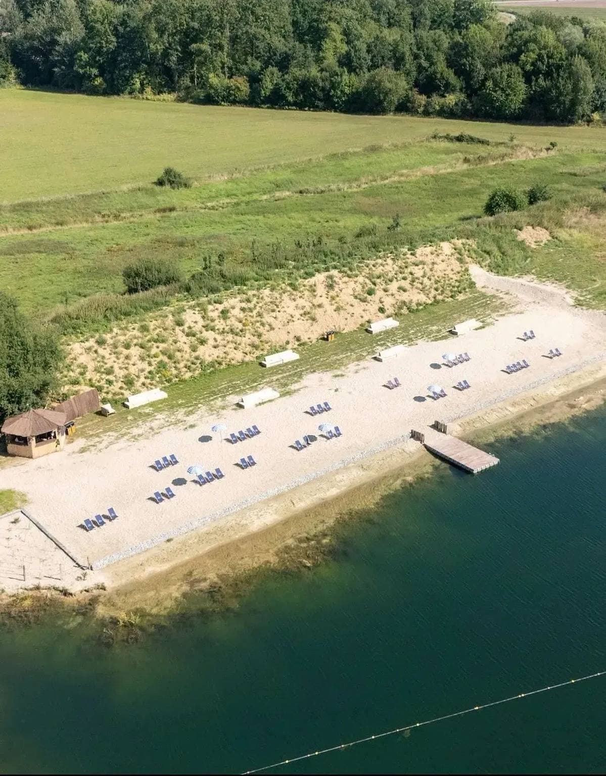 Foto 12 von 15: Chalet-Rückzugsort in Antoing, 95 m², Seeblick