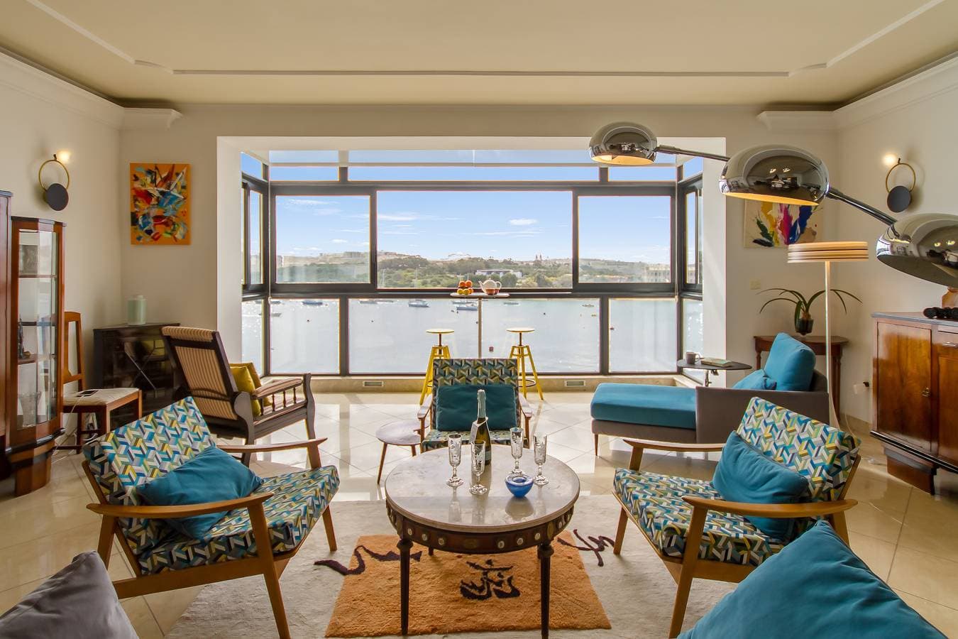 Foto 11 von 33: A Magnificent Sunny Seafront Apart Sliema