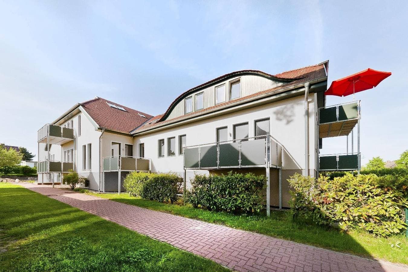 Foto 10 von 19: Ruhige Lage und mit Gartennutzung, nah am Meer - Höftresidenz FeWo 25