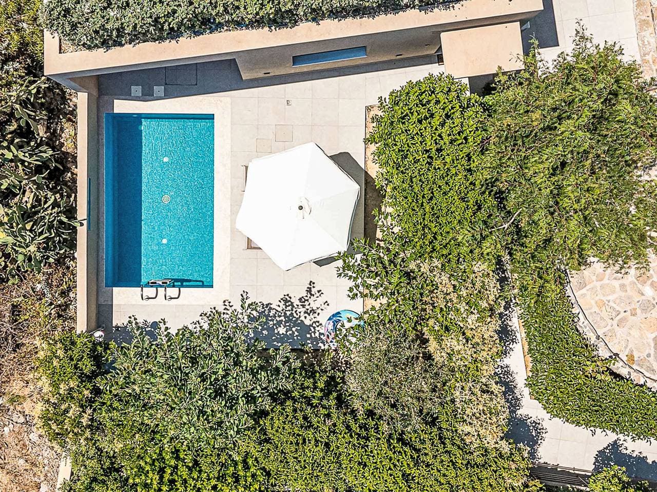 Foto 8 von 32: Villa Anthos - Luxuriöse 1-Bdr Villa, ''Beheizter'' Pool