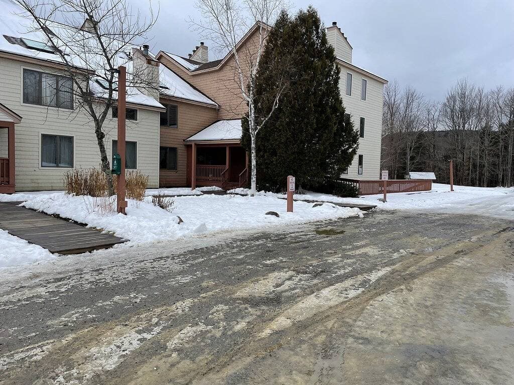 Foto 2 von 14: Cozy 2 Br Condo With Spectacular View of Mount Snow!