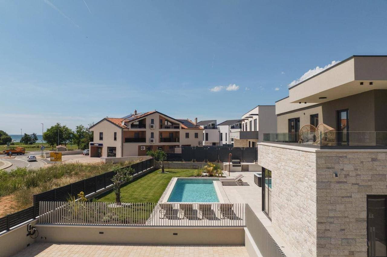 Foto 2 von 52: Villa with Private Pool