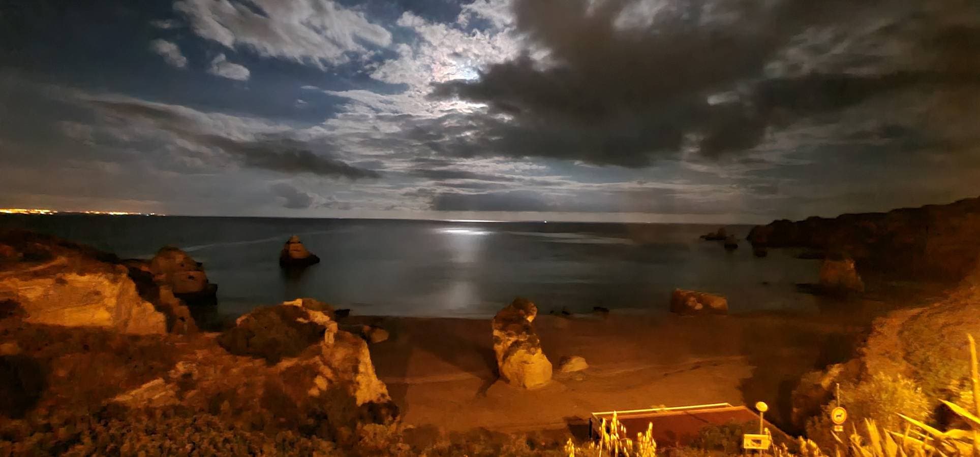 A Casa e a Praia da Ana 1