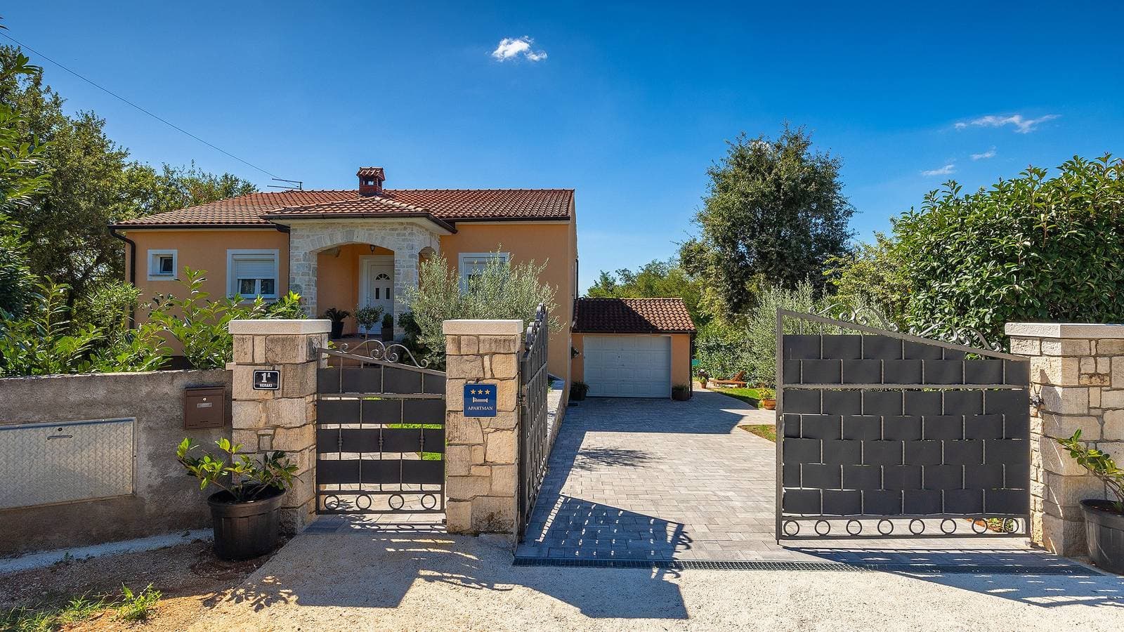 Foto 2 von 57: Villa Alma by Villas Guide