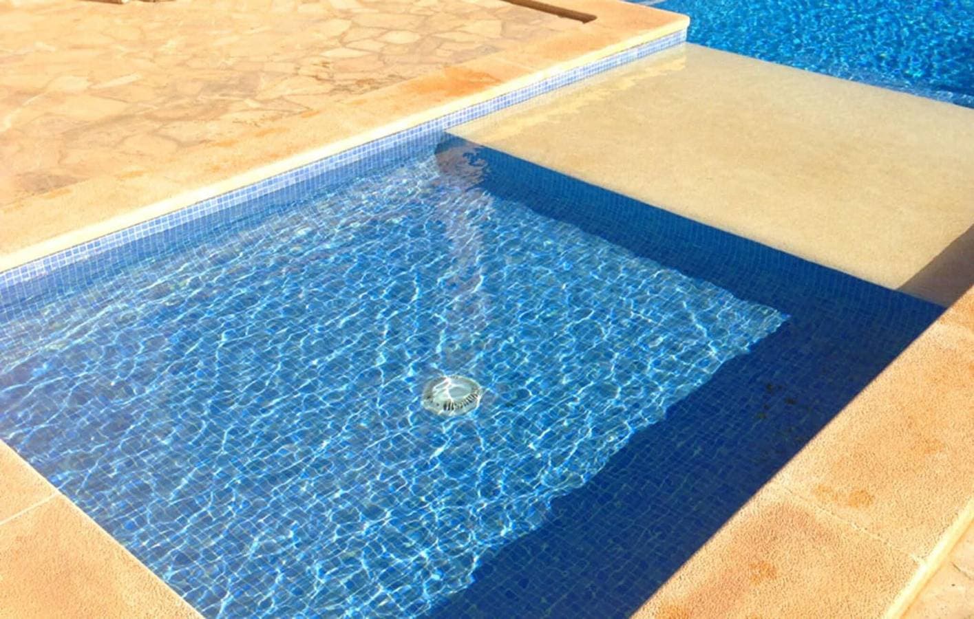 Foto 7 von 37: Apartment mit Meerblick, Pool, Terrasse und Grill | Nähe Stadtzentrum und Restaurants