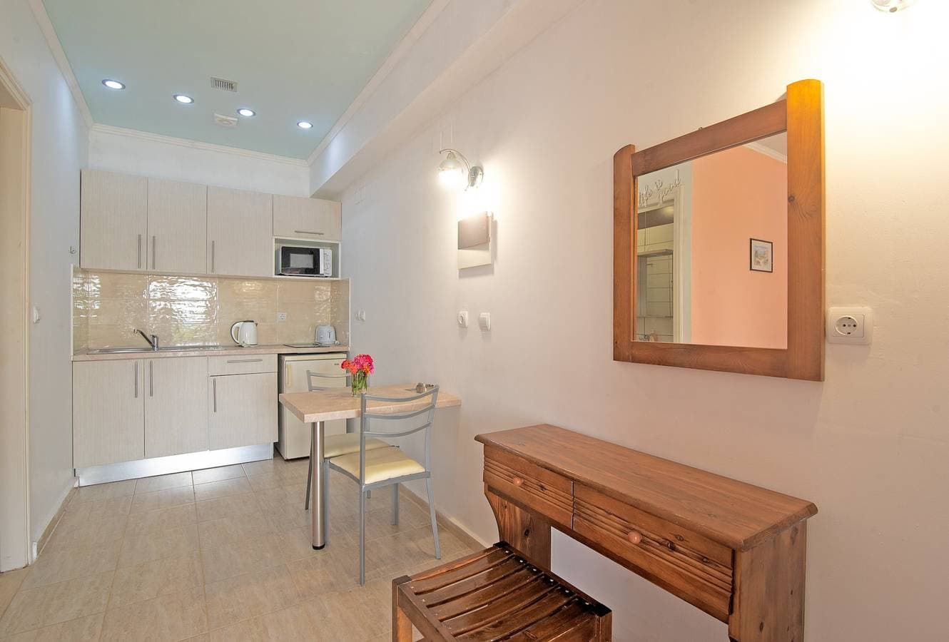 Foto 11 von 20: 'Andromaches Sea View Studio' mit Gemeinschaftspool, Balkon und WLAN