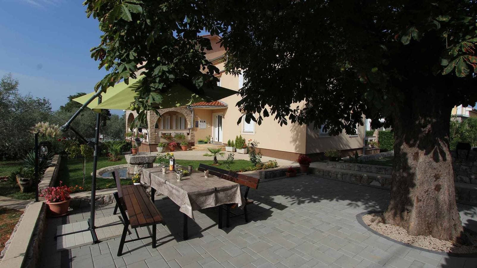 Foto 7 von 38: Ferienwohnung mit Klimaanlage und Terrasse