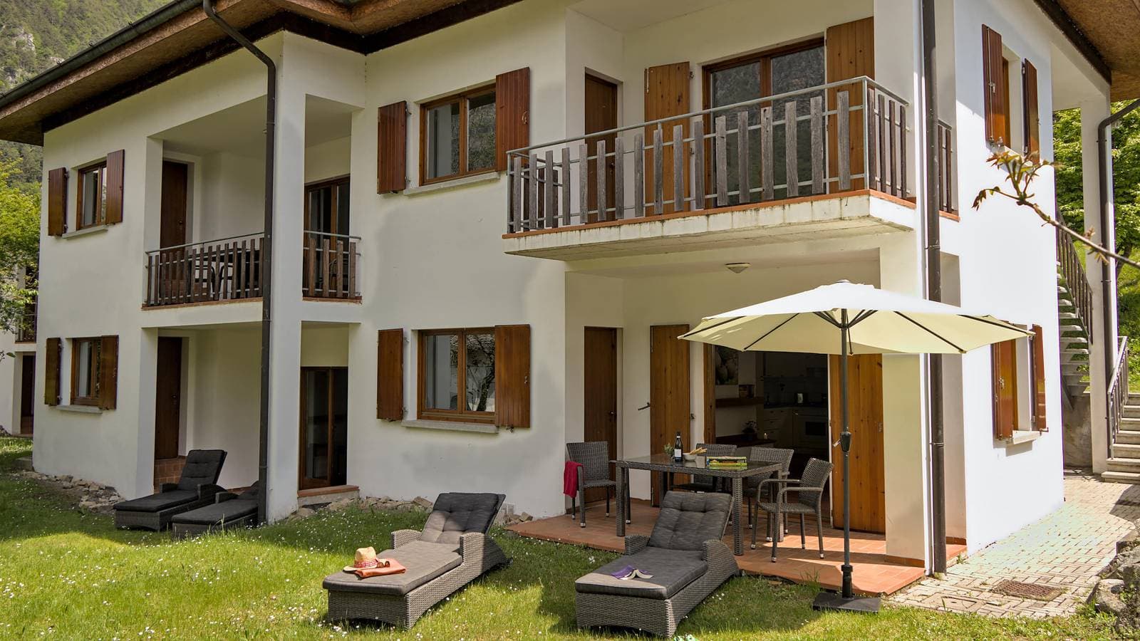 Foto 12 von 16: Ferienwohnung für 4 Personen mit Seeblick