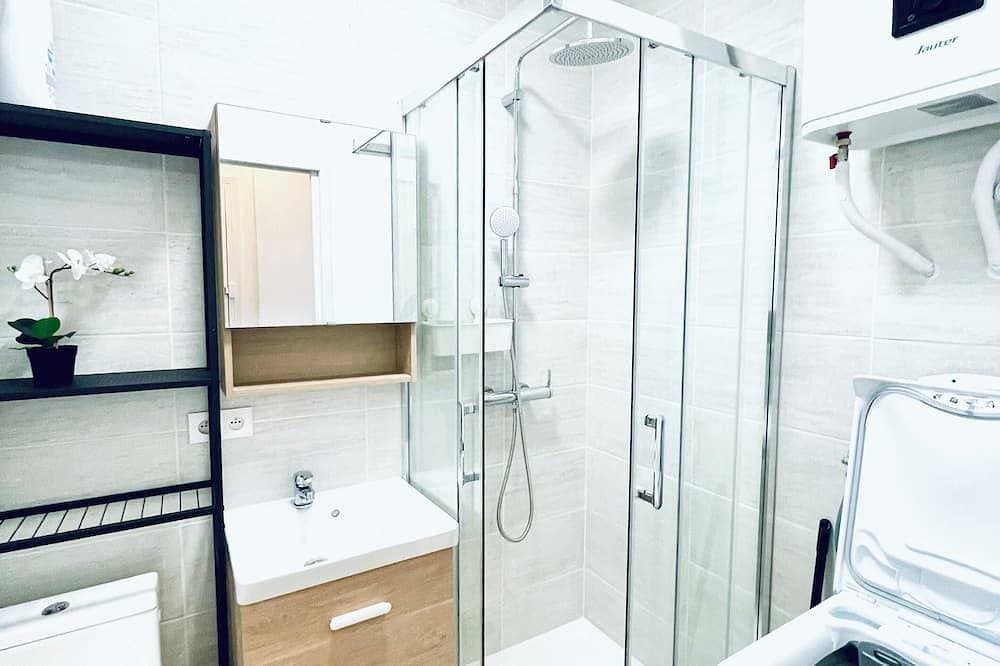 Quiet, bright, fully-equipped studio in the Pleyel district 1