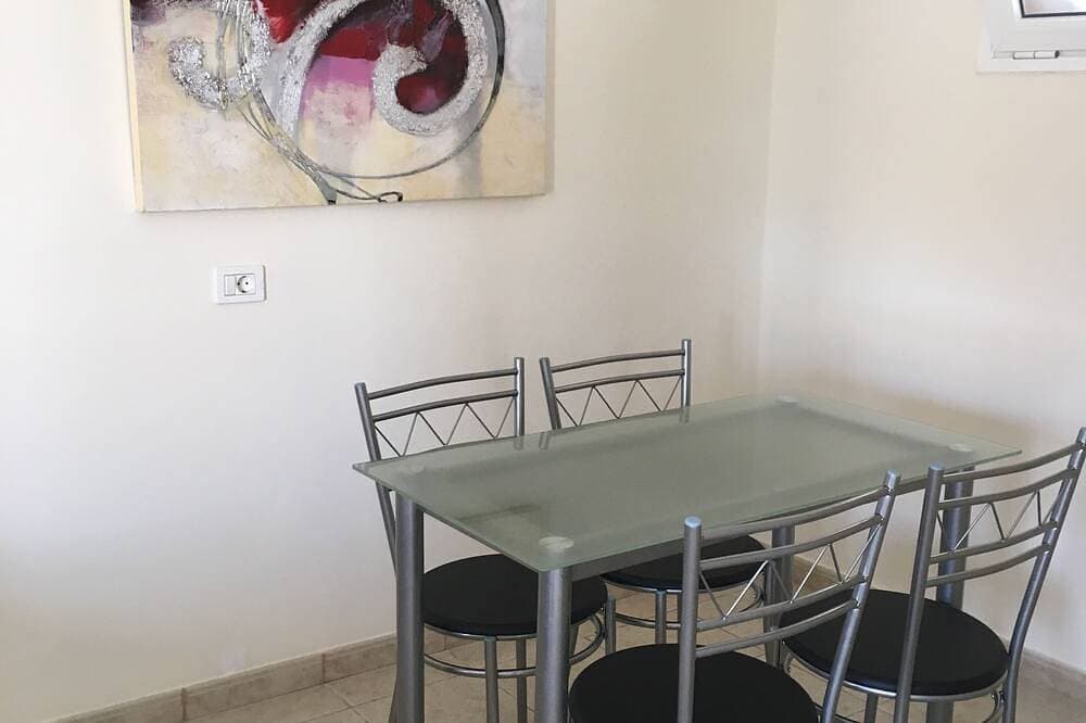 Foto 12 von 20: Neu möbliertes, Stadthaus, ruhige Wohnanlage, großer, privater Pool