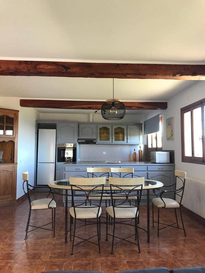 Foto 12 von 34: Three-Bedroom House