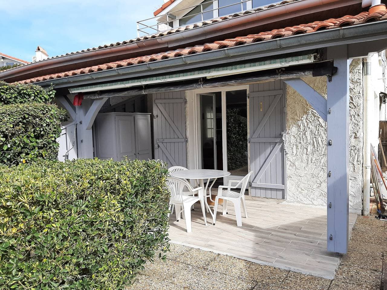 Charmante villa avec patio, proche des plages, pour 4 personnes avec parking et terrasse équipée 1