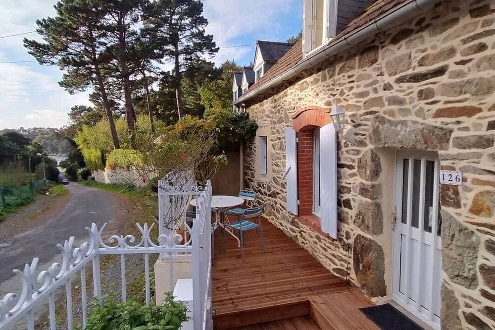 Fisherman's house near the Gr and the sea. Quiet, privileged surroundings! 1