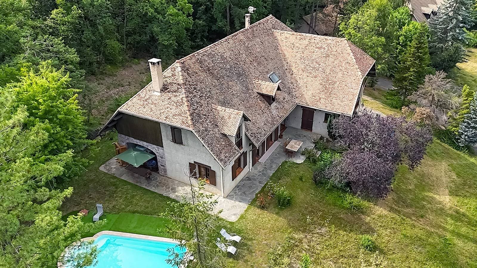 Foto 2 von 39: Gästezimmer Corail 18 m² – Bergblick & privater Pool