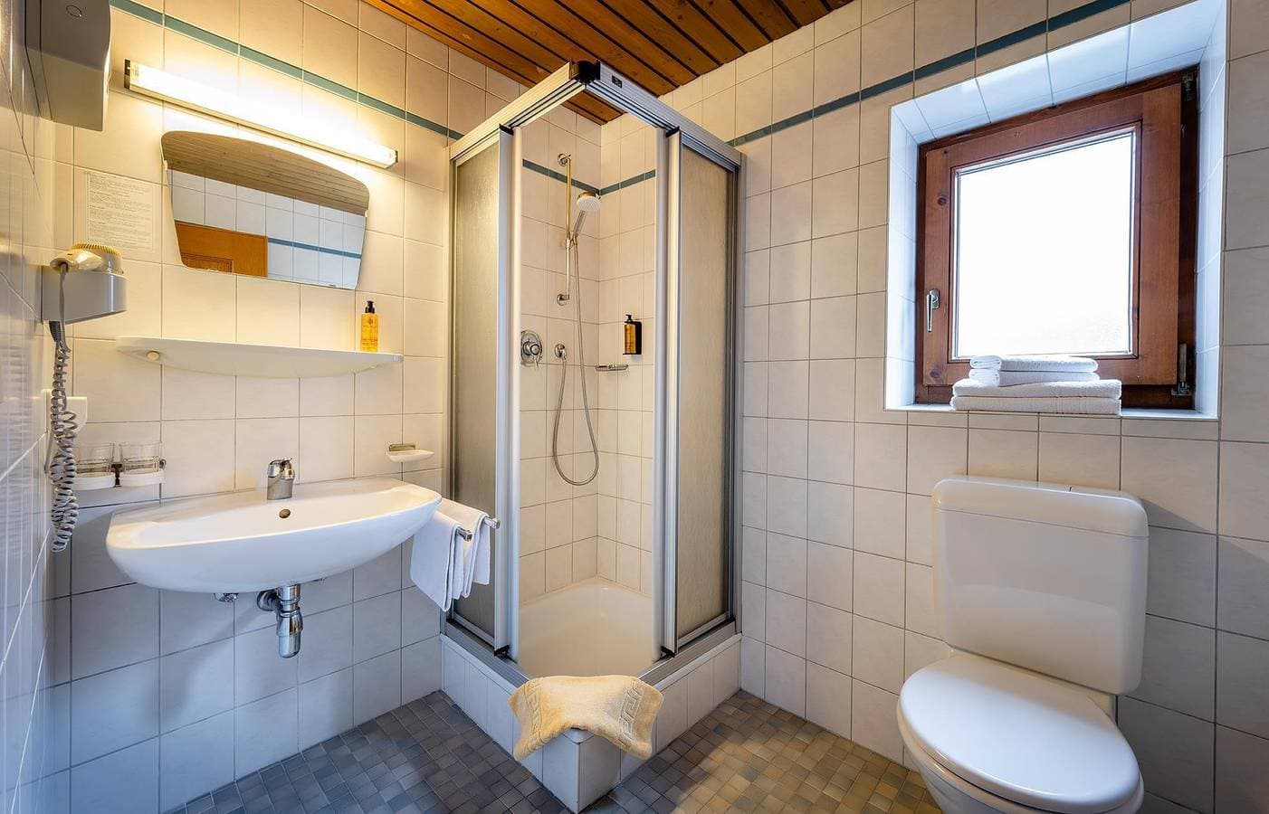 Foto 9 von 25: Familienzimmer (33 m²) - Balkon ab 14 Nächte