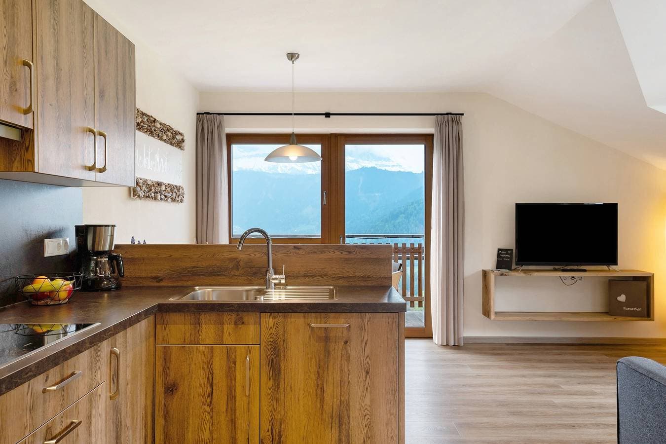 Foto 2 von 33: Ferienwohnung 'Furnerhof Apt Olpenglühn' mit Bergblick, Gemeinschaftsgarten und WLAN
