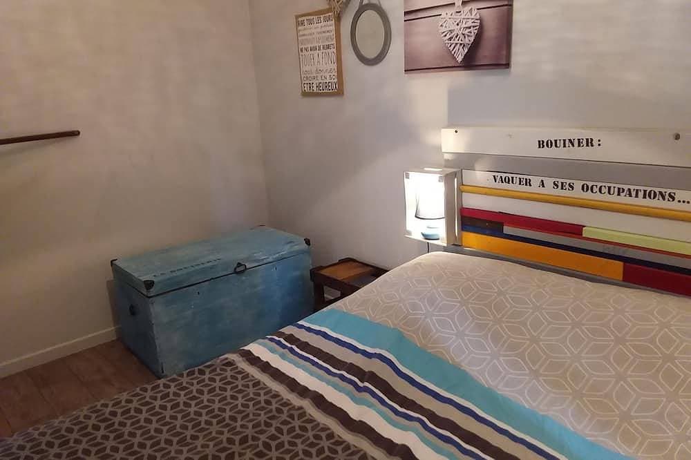 Pretty little house, in a quiet private courtyard 5 minutes from the sea 1