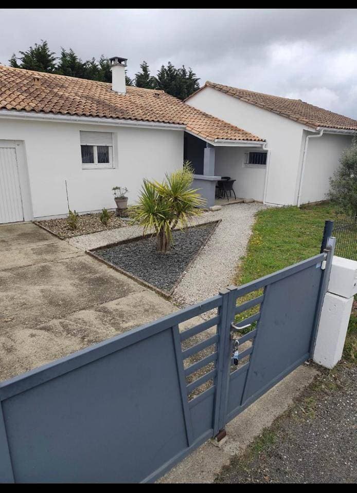 Foto 6 von 39: Three-Bedroom Holiday Home