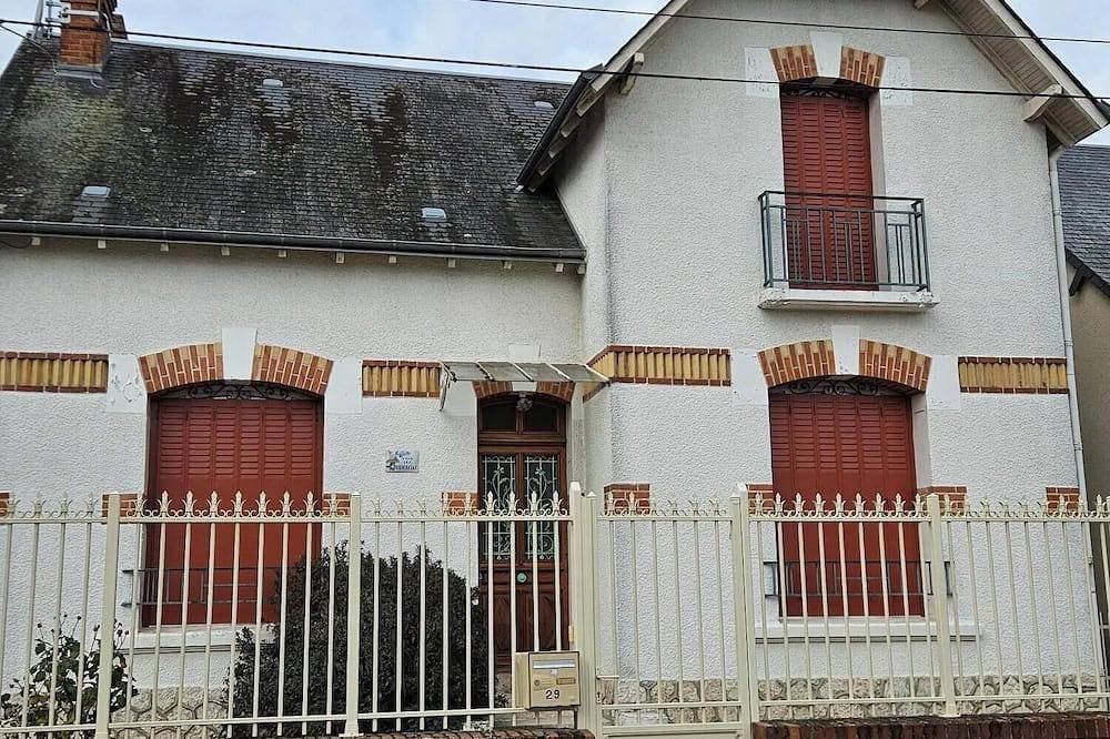 Foto 13 von 17: Town house with courtyard and garden close to shops.